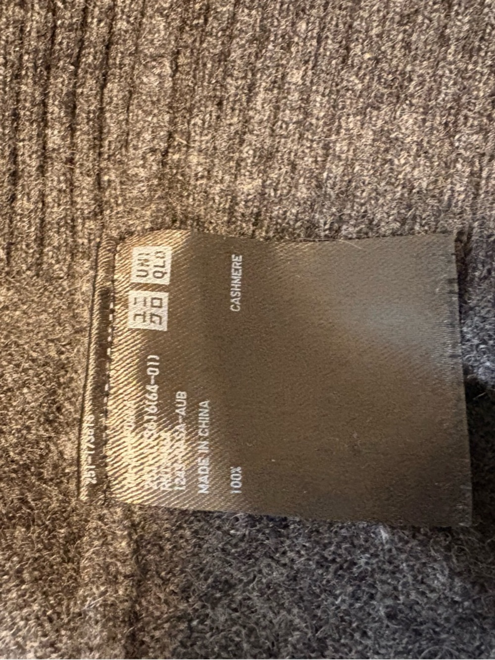 Uniqlo 100% Cashmere Crew Neck Jumper - Picture 5 of 9